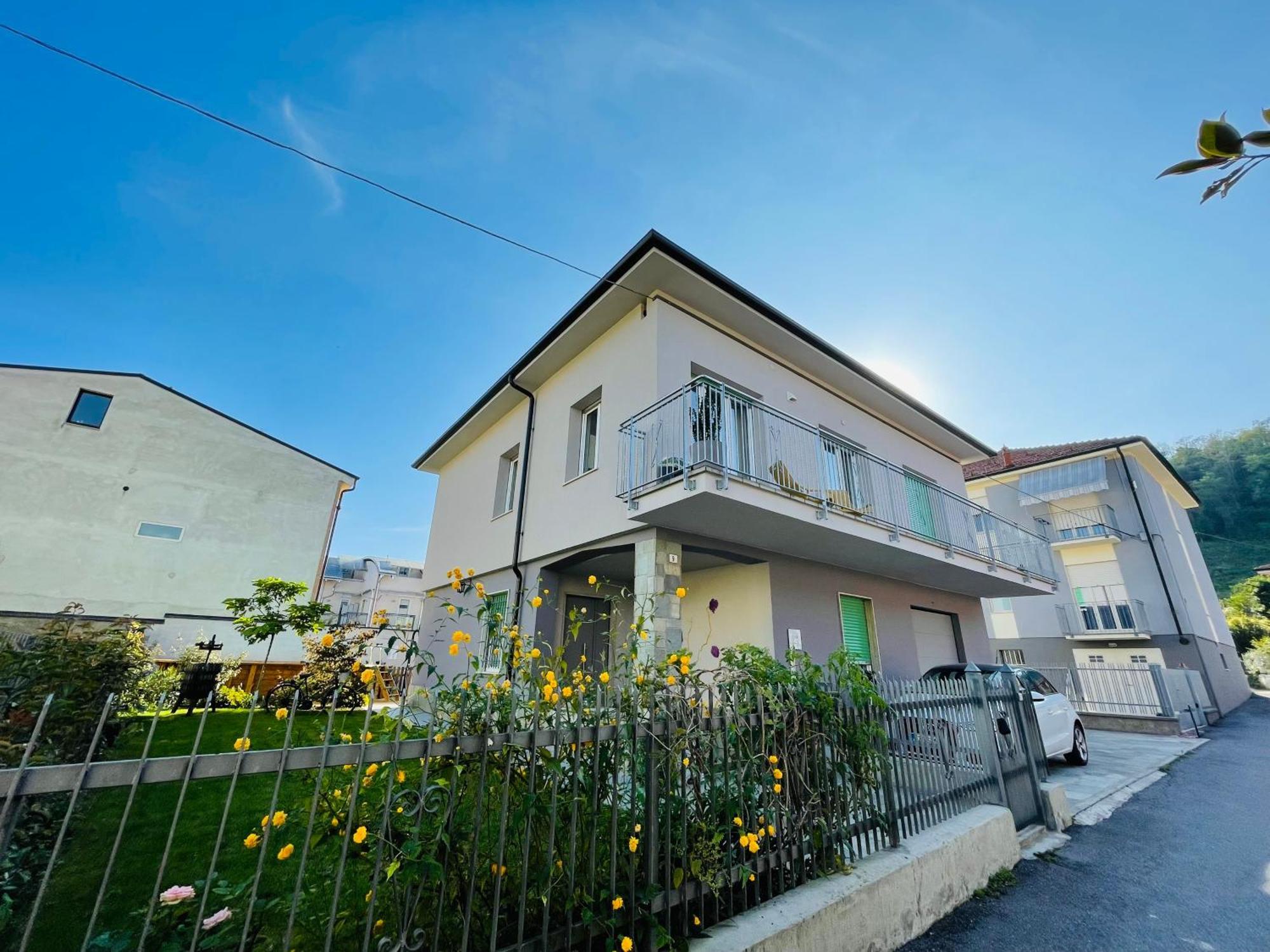 Casa Piero, Relax E Piscina Privata Tra Le Colline Delle Langhe Villa Alba  Exterior photo